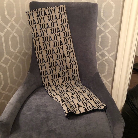 Prima (1a) Classe Men’s Logo Scarf in White & Blue - Picture 2 of 2